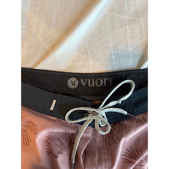 Vuori Men's Coral Athletic Shorts - Picture 3 of 4